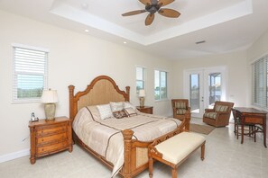 4 bedrooms, desk, iron/ironing board, free WiFi - Latitude Adjustment - 1956 Bayshore (Englewood)