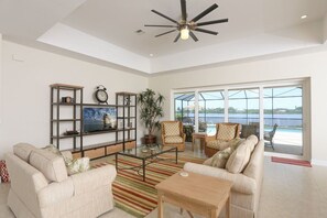 Smart-TV og stereoanlegg