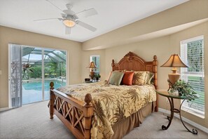 3 bedrooms, iron/ironing board, free WiFi, bed sheets - Paradise Found - Enjoy sunny afternoons in this beautifully decorated pool home (Rotonda West)