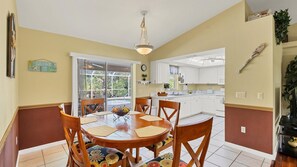 Dining - Beachcomber's - 7013 Sea Mist (Port Charlotte)