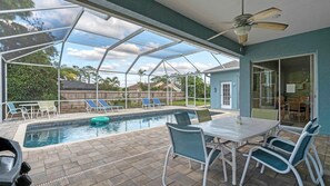 A heated pool - Lemon 4 - 2665 Lemon Ave (Englewood)