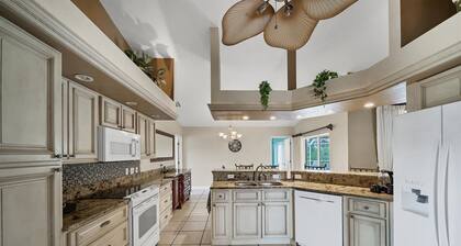 Pine Valley - Beautiful lake front home within minutes to golf and beaches