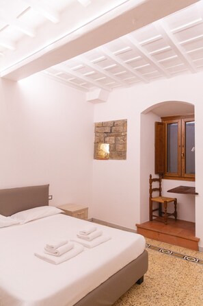 1 soverom, strykejern/-brett, wi-fi (inkludert) og sengetøy