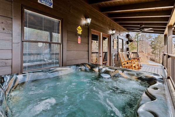 مغطس سبا خارجي