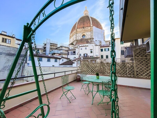 Outdoor dining - Ricasoli 2P - Stunning Apartment With An Amazing Terrace (Firenze)