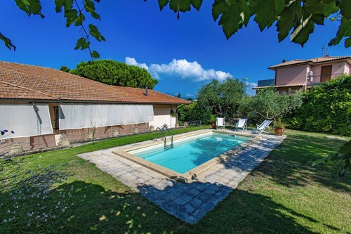 Seaside apartment in Bengodi