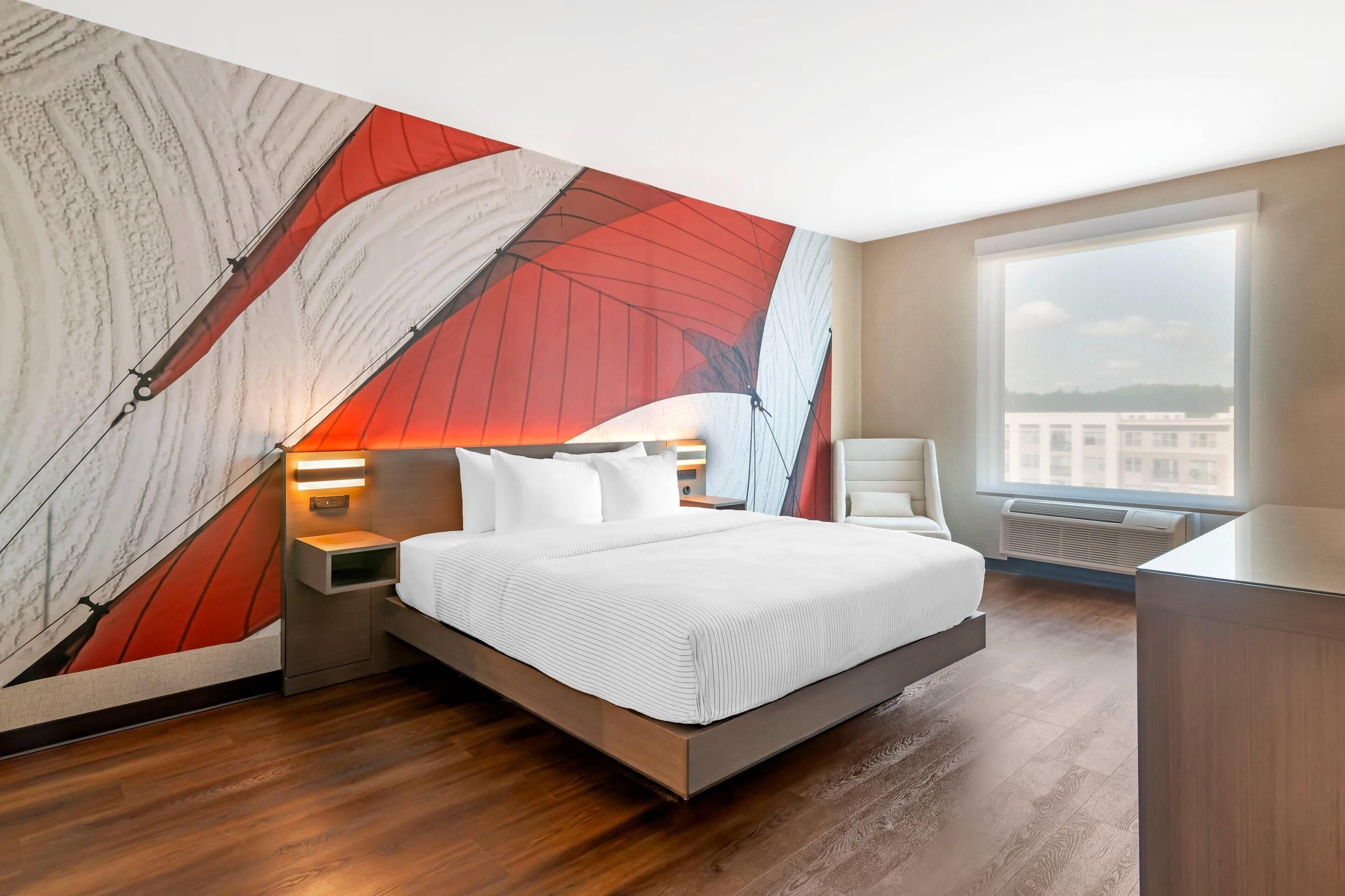 Suite, 1 très grand lit, non-fumeur (Accesible) | Espace de travail pour ordinateurs portables, fer et planche à repasser