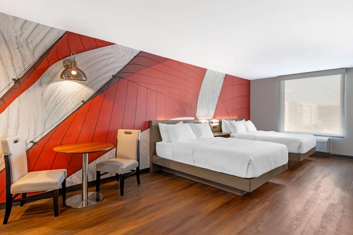 Laptop workspace, iron/ironing board, free WiFi, bed sheets