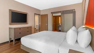 Suite, 1 King Bed, Non Smoking (Accesible) | Laptop workspace, iron/ironing board, free WiFi, bed sheets