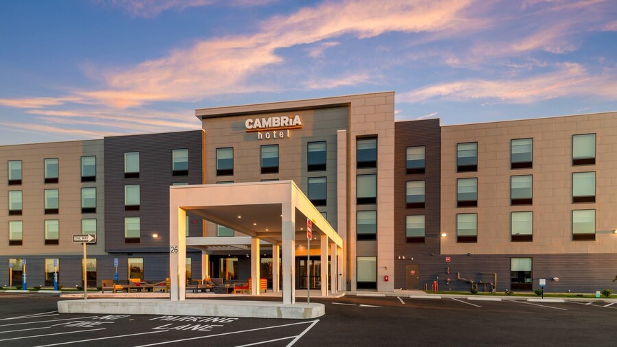 Cambria Hotel & Suites Plymouth
