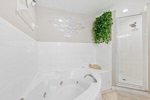 Shower, jetted tub, hair dryer, towels