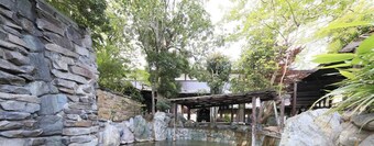 The Camping Yard Higashi Matsuyama" - BBQ, campfires, and tents available for overnight stays. 