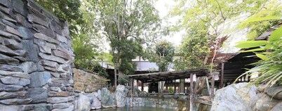 The Camping Yard Higashi Matsuyama" - BBQ, campfires, and tents available for overnight stays.