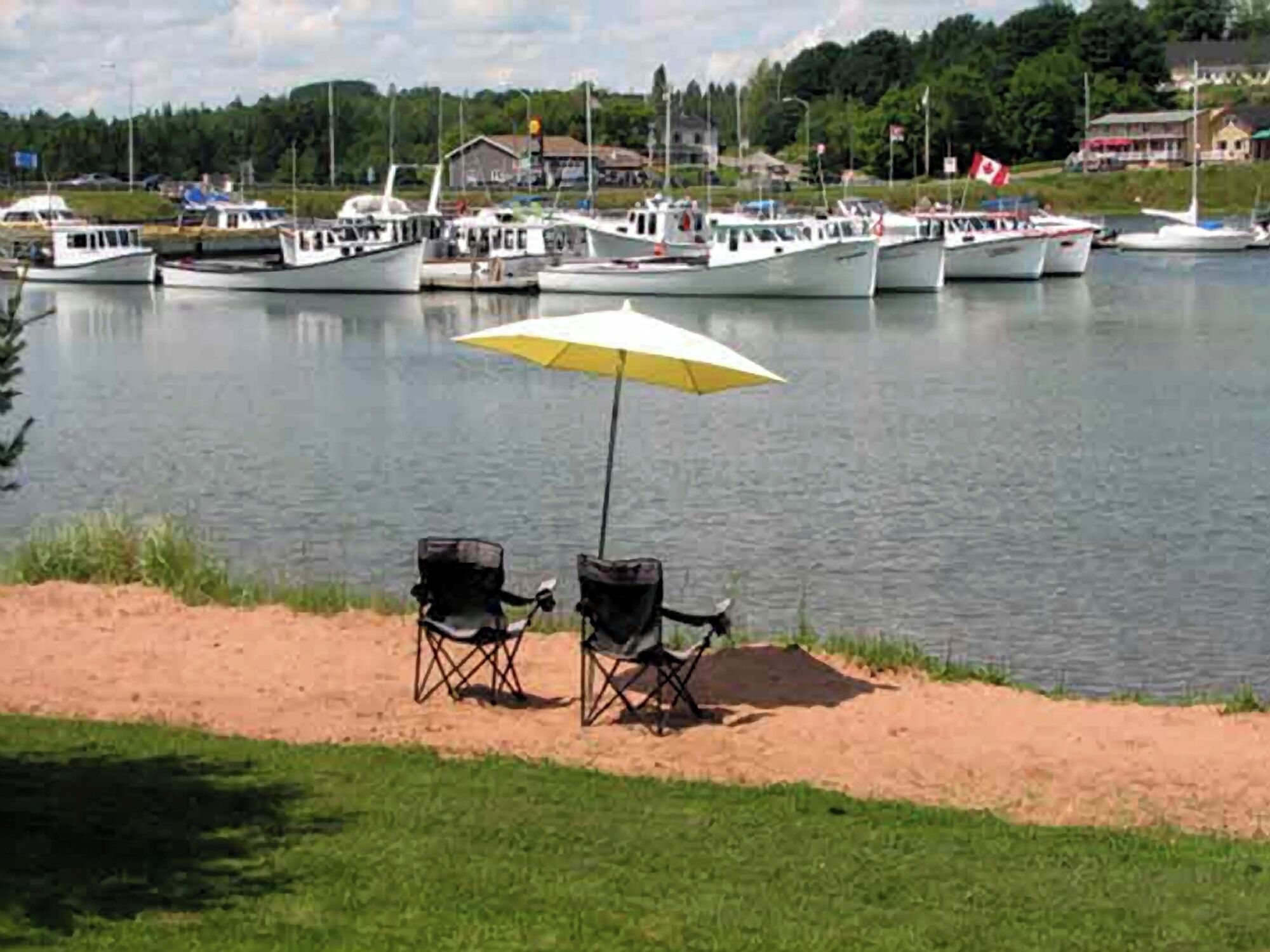 Chaises longues, serviettes de plage