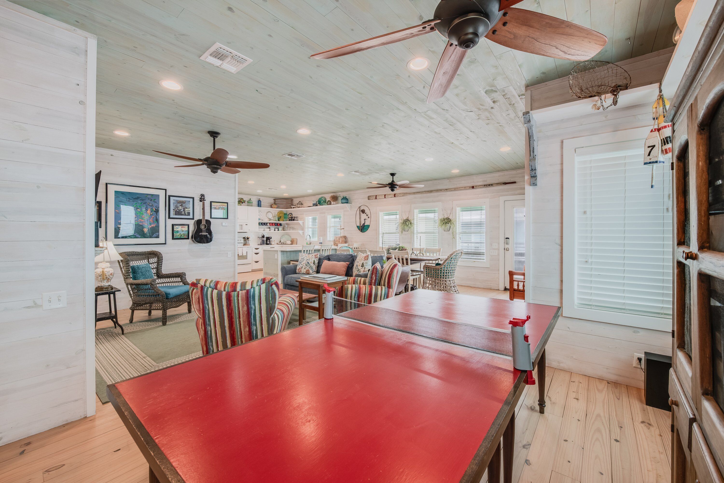 Feels like home! Pet Friendly + Professionally Designed! Handcrafted Cornhole!