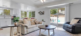 Oasis Condo on the fairway; fast WiFi, smart TVs, spectacular golf course views