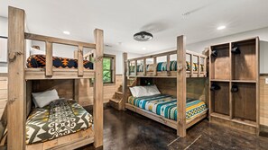 5 Schlafzimmer, Bügeleisen/Bügelbrett, Reisekinderbett, kostenloses WLAN