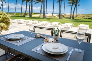 Outdoor dining - Oceanfront Paradise: Fully Remodeled Ground Floor Condo (HKOK119) (Kihei)
