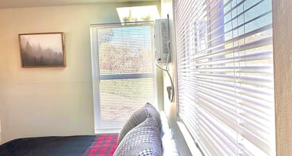 Cozy and Quiet Tiny House Cottage with Skylight 2 Minutes from Main Street
