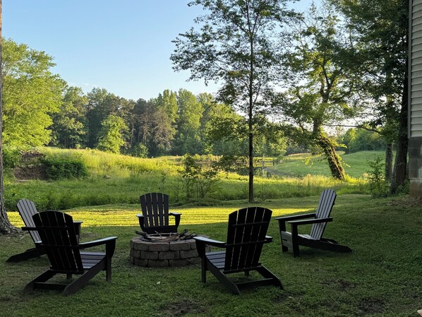 المنطقة المحيطة بالمنشأة