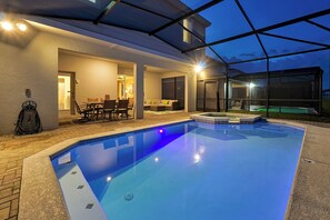 A heated pool - Sunset Getaway ~ Game-room, Pool, Close to Disney (Davenport)