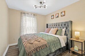 3 Schlafzimmer, Schreibtisch, Bügeleisen/Bügelbrett, kostenloses WLAN