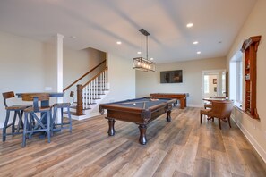 Game room - Heavenly View | Hocking Hills, Pool, Theater (Logan)