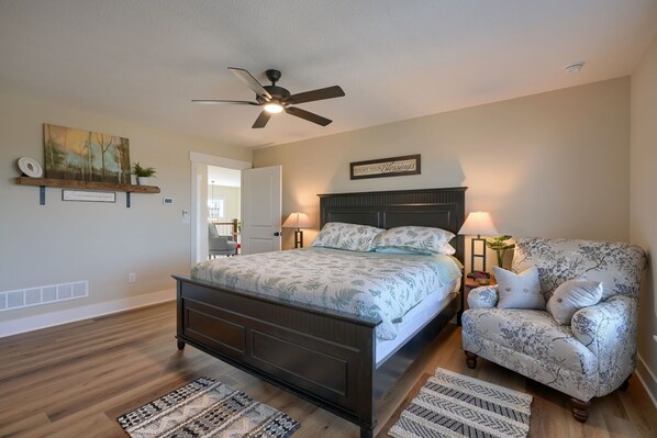 7 bedrooms, WiFi (free), bed sheets - Heavenly View | Hocking Hills, Pool, Theater (Logan)