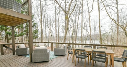 Spacious Lake House with Dock and Swimming Pool