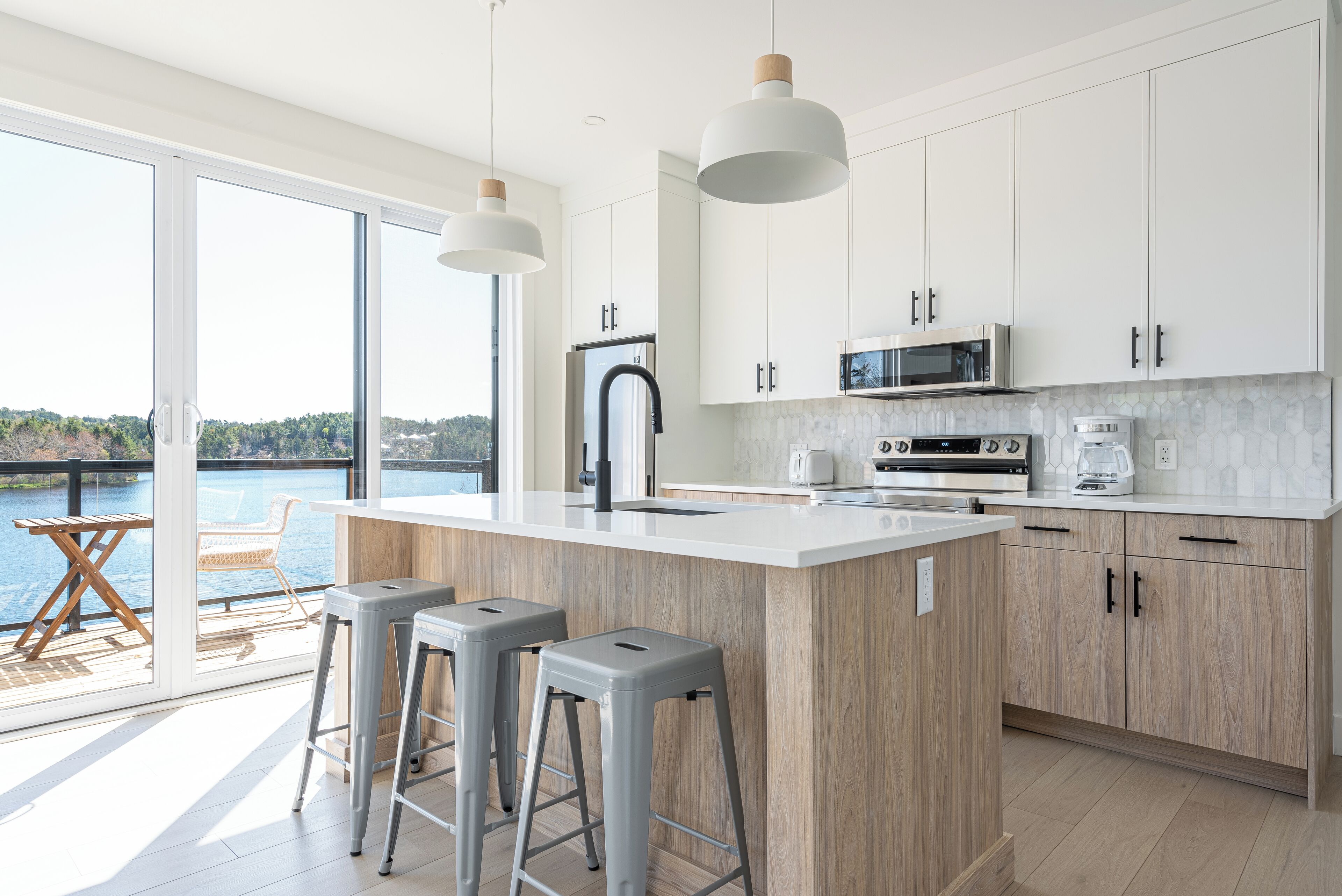 The kitchen has gorgeous views of the lake!