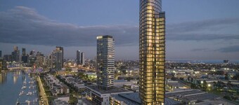 High-Floor River & City Views | Quiet Private Room