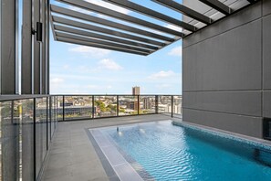 Pool - Stay in Luxury at Stature - Sleeps 4 (Southbank)