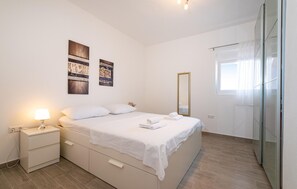 1 soverom, reiseseng for barn, wi-fi (inkludert) og sengetøy