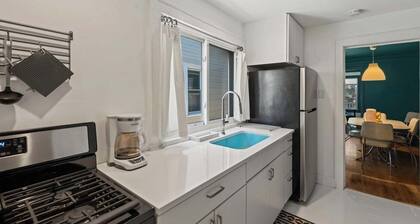 Stylish Apt in Walker's Point