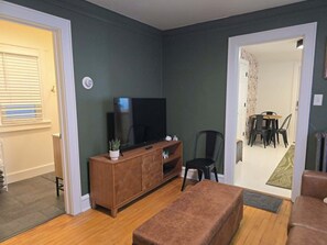 Living area - Stylish Apt in Walker's Point (Milwaukee)