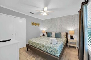 1 bedroom, iron/ironing board, free WiFi, bed sheets - SMV Coastal Retreat with Putting Green (Jacksonville Beach)