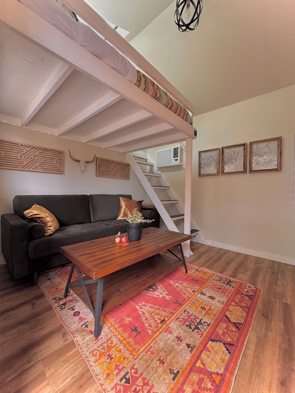 Tiny Farmhouse Cottage With Loft - Drift Asleep By Stargazing Through Skylight - Julian, CA