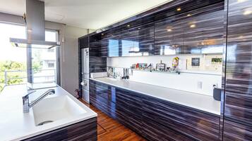 Fridge, microwave, stovetop, cookware/dishes/utensils