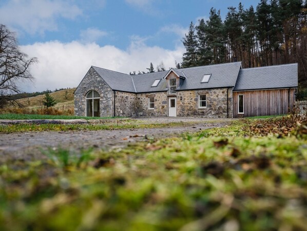 Exterior - The Barn by Interhome (Drumnadrochit)