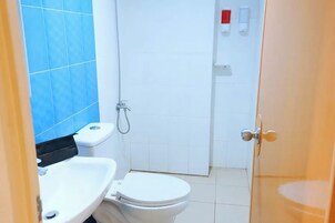 免费洗浴用品、毛巾、肥皂、洗发水