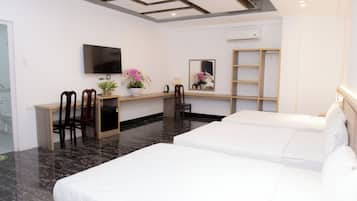 Phòng 3 Tiêu chuẩn | Bộ trải giường bằng vải cotton Ai Cập, bộ đồ giường cao cấp, bàn