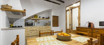 CASC ANTIC - Charming flat in XĂ bia with Free Wifi