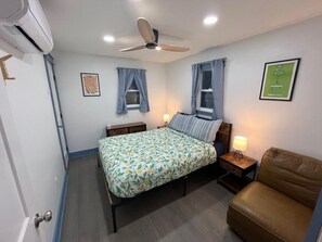 2 bedrooms, iron/ironing board, free WiFi, bed sheets