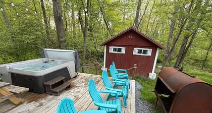 Bear Run Bungalow|Kayaks|Hot Tub|Fireplace|Central