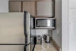 Interior - Classic Gateway Studio w/ Gym, Pool, nr Stadium, by Blueground (Austin)