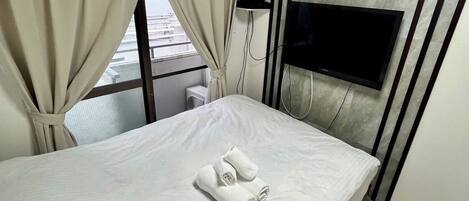 1 bedroom, WiFi, bed sheets