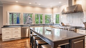 Private kitchen - Prestigious Pinehurst Estate (Pinehurst)