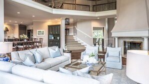 Living area - Prestigious Pinehurst Estate (Pinehurst)