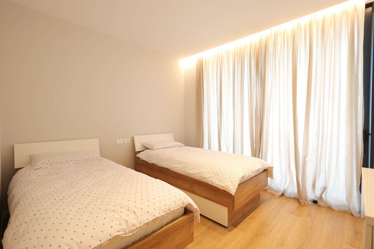 3 bedrooms, desk, WiFi