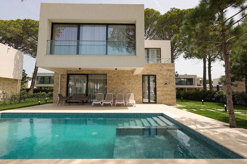 Sanpietro Vacation Deluxe Villa